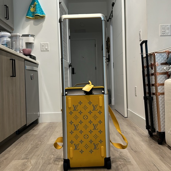 Louis Vuitton Duffle Bag Horizon Soft
Jacquard 55 Yellow - Picture 14 of 17